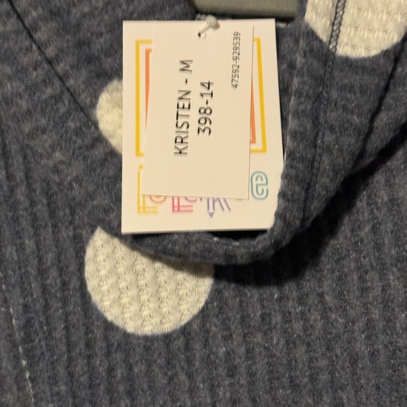 NWT LuLaRoe Kristen Cowl Neck Waffle Pullover Sweater Sz Medium - Picture 2 of 3